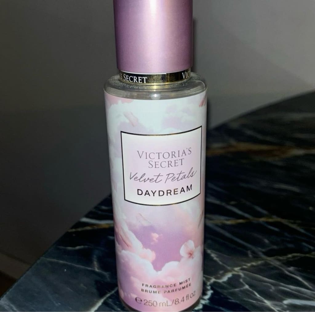 victoria secret velvet petals daydream vücut spreyi - 2