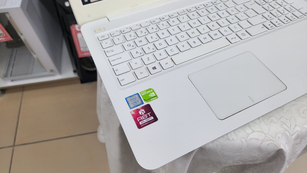 ABT BİLİŞİM – ASUS | i5-7200U | 12 GB RAM | 240 GB SSD | 940MX - 2