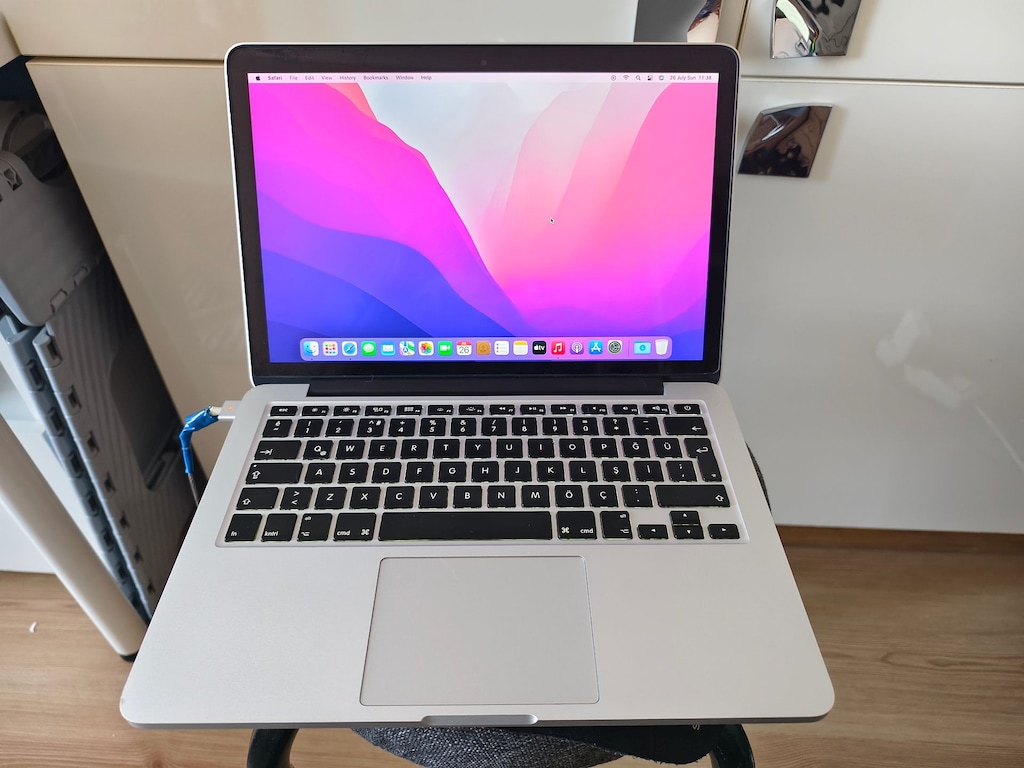 MACBOOK PRO 2015 - İ5 - 2K RETİNA EKRAN - 256 GB SSD - 8 GB RAM - 2