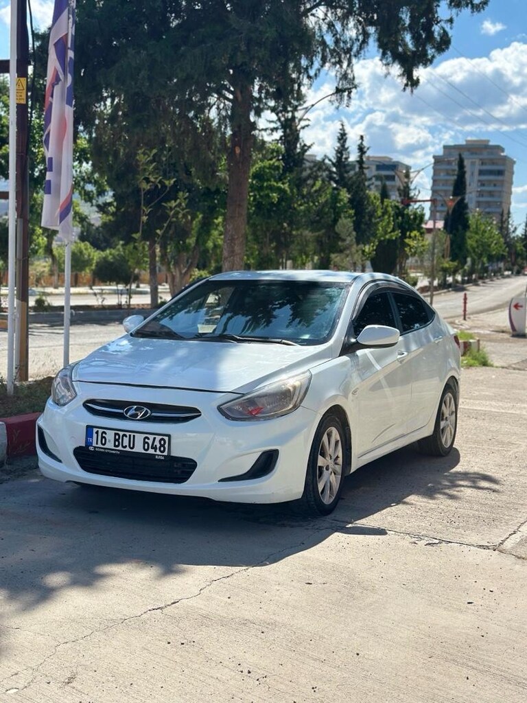 Hyundai Accent blue - 9