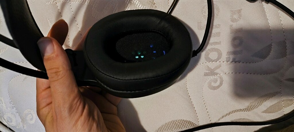 Polosmar (Hellfire) model 7.1 kablolu RGB gaming oyuncu kulaklık - 4