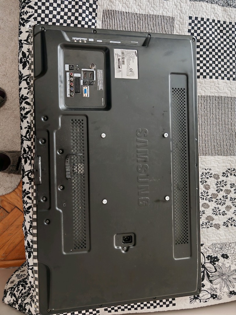 Samsung LCD Full HD TV - 3