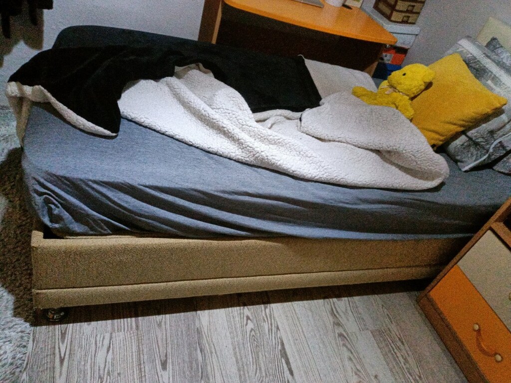 2 adet 90*190 ebatında tek kişilik Baza, yatak, başlık - 4