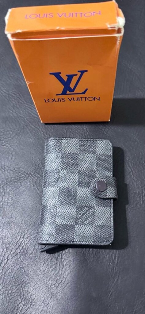 LV Kartlık Cüzdan