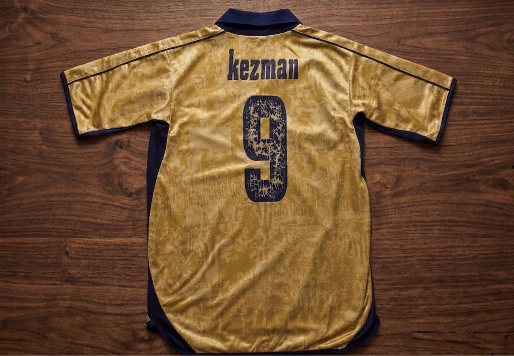 FENERBAHÇE 100.YIL ISLAK İMZALI M.KEZMAN MAÇ FORMASI (ÇİFT TARAFLI)