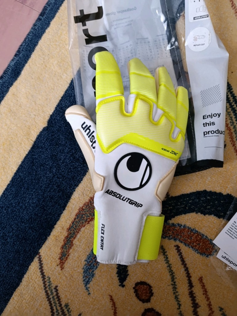 Kaleci eldiveni uhlsport