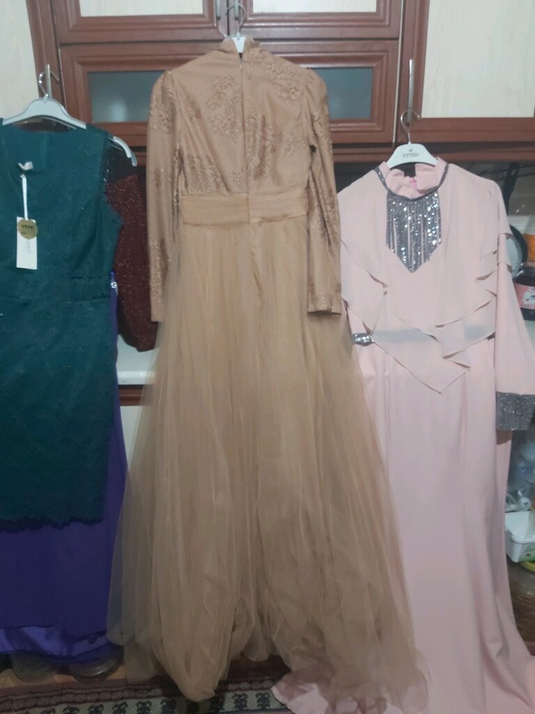 Süslü Tüllü Nişan Elbisesi - 4