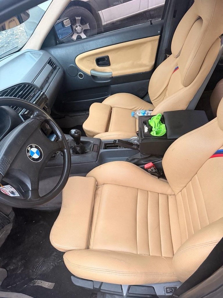 BMW 318 is 1994 model - 3