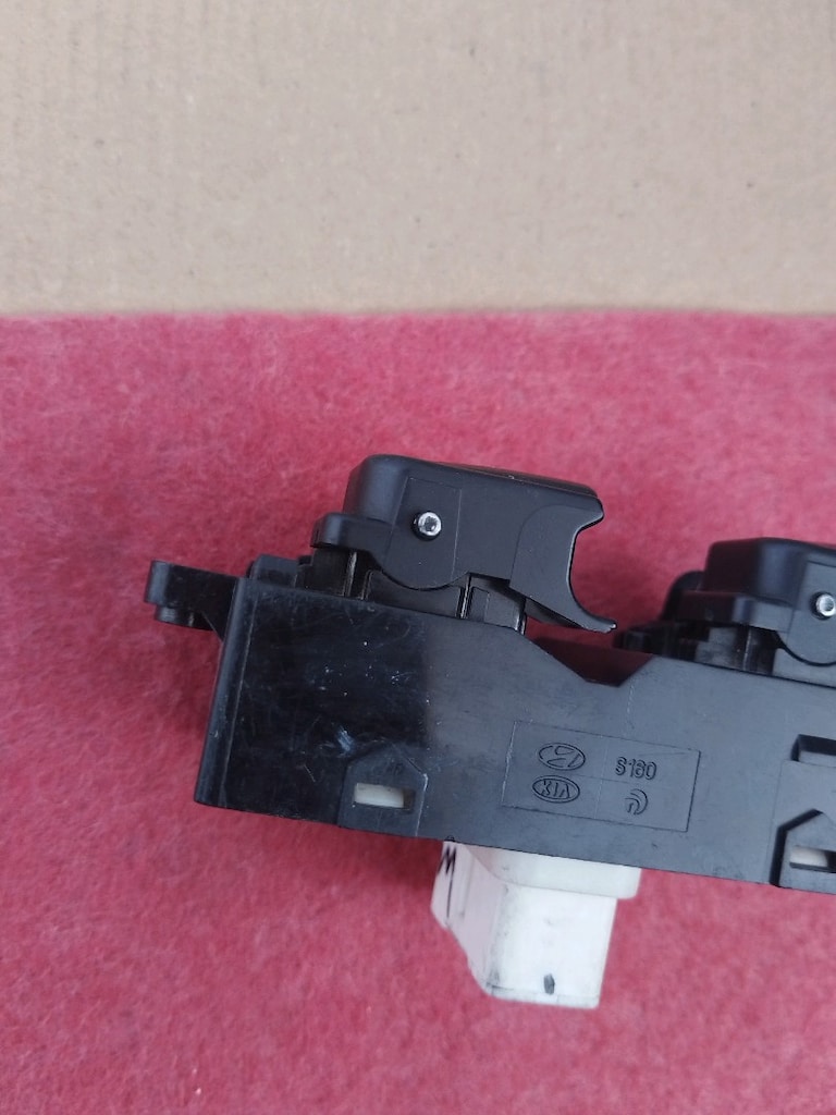 Hyundai i20 sol ön cam düğmesi dört cam kontrol paneli 2008 2012 - 2