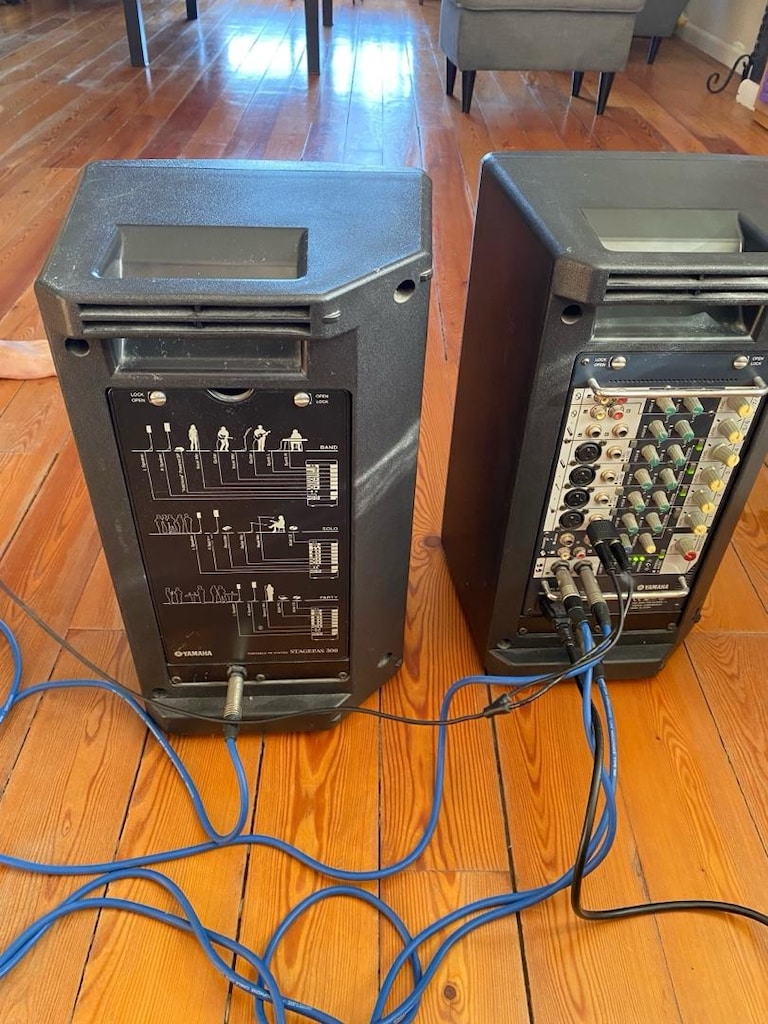 Yamaha STAGEPAS 300 Taşınabilir Ses Sistemi - 2