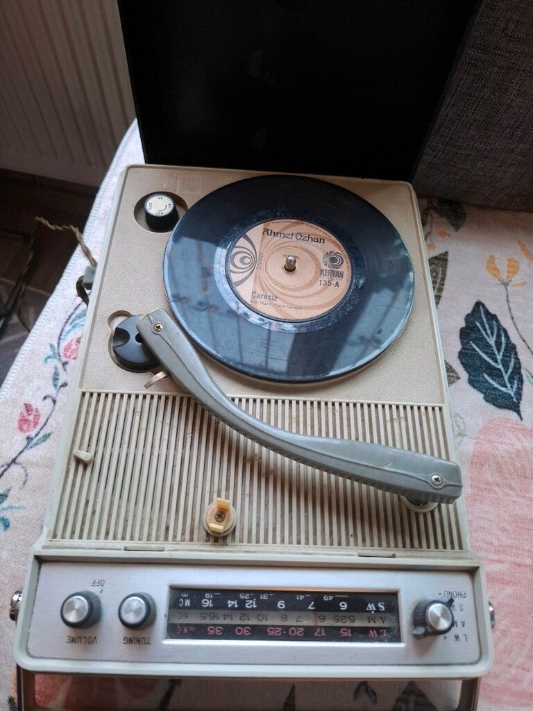 AIWA marka radyo ve plak çalar - 2