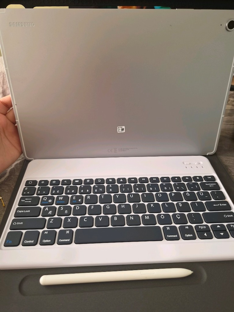 Samsung S10 FE+ Tablet - 5