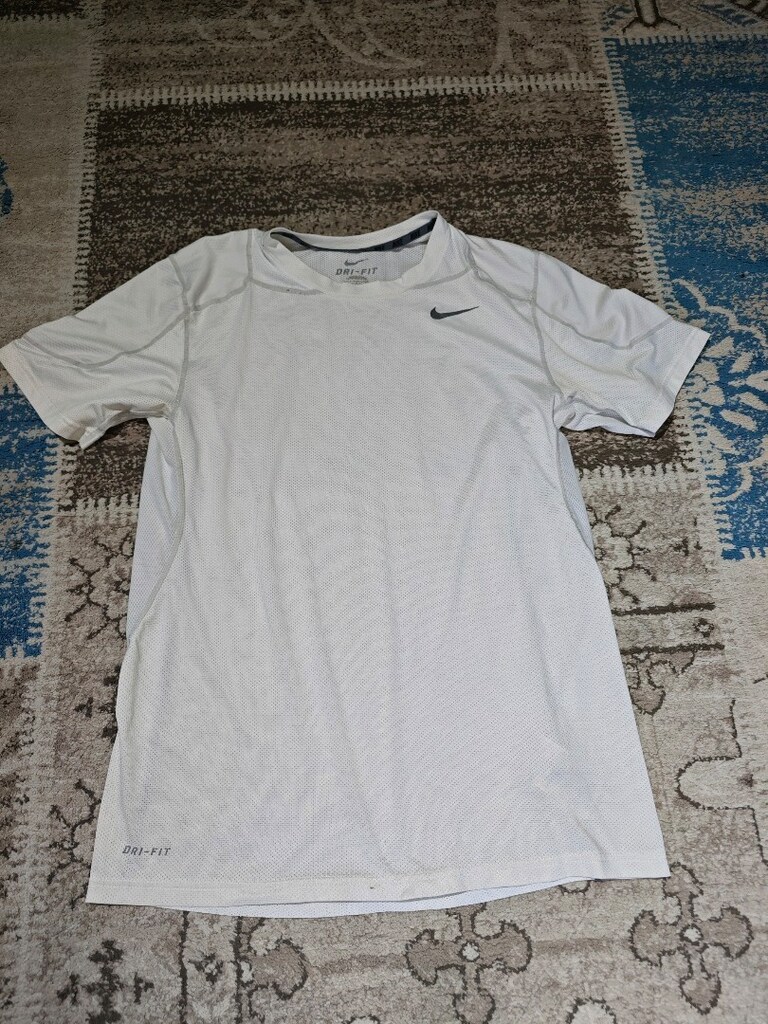 Nike Dri-Fit Beyaz T-Shirt