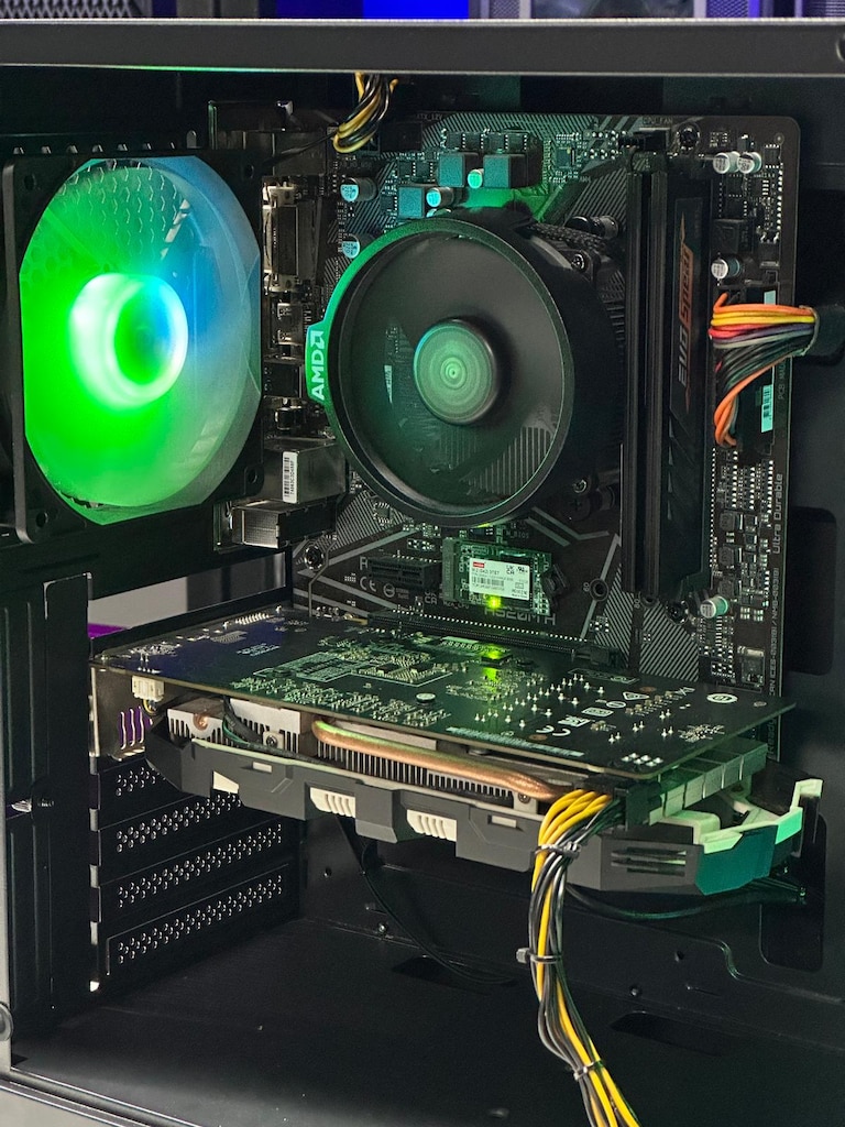 Ryzen 5 3600 - GTX 1660 Super 6GB - 16GB RAM - 512GB M.2 SSD - 6
