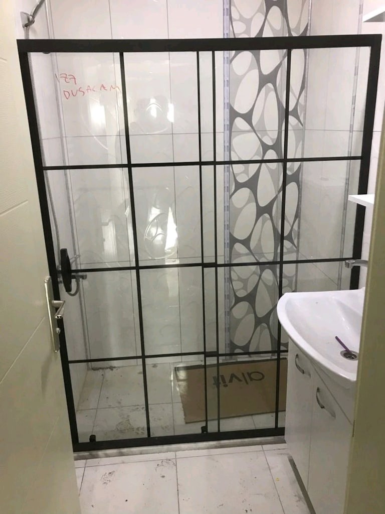 DUŞAKABİNDE FIRSAT - 18