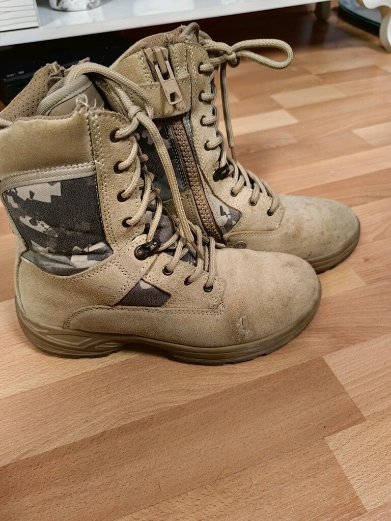 YDS KREM BOT 42 NUMARA KENARINDA 1 TANE 1 CM YIRTIK VAR - 4