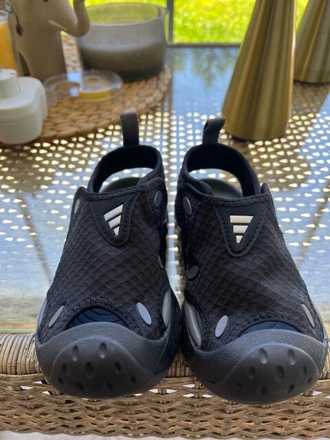 Adidas sandalet