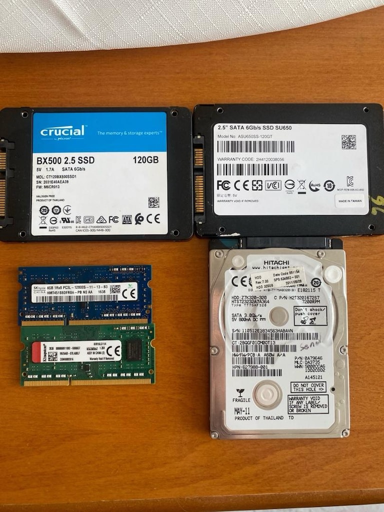 2 SSD/ 320 GB HDD/ 4+4 GB RAM/LAPTOP