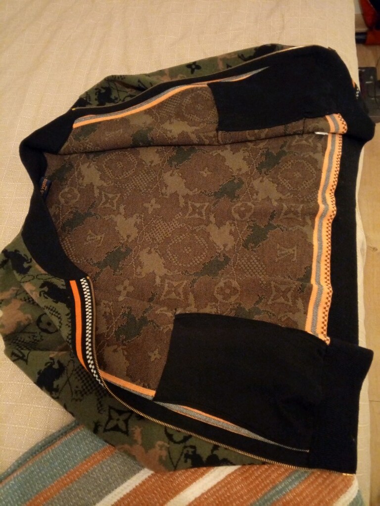 LOUIS VUITTON - 2