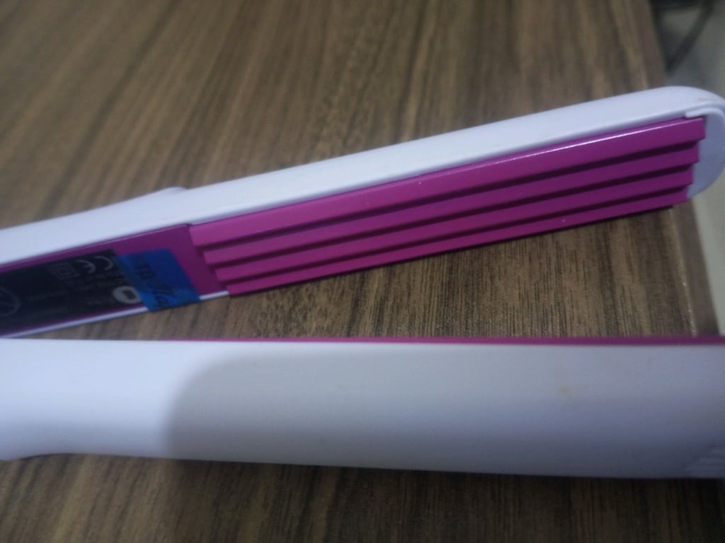 Pembe Plakalı Beyaz Saç Düzleştirici - 5