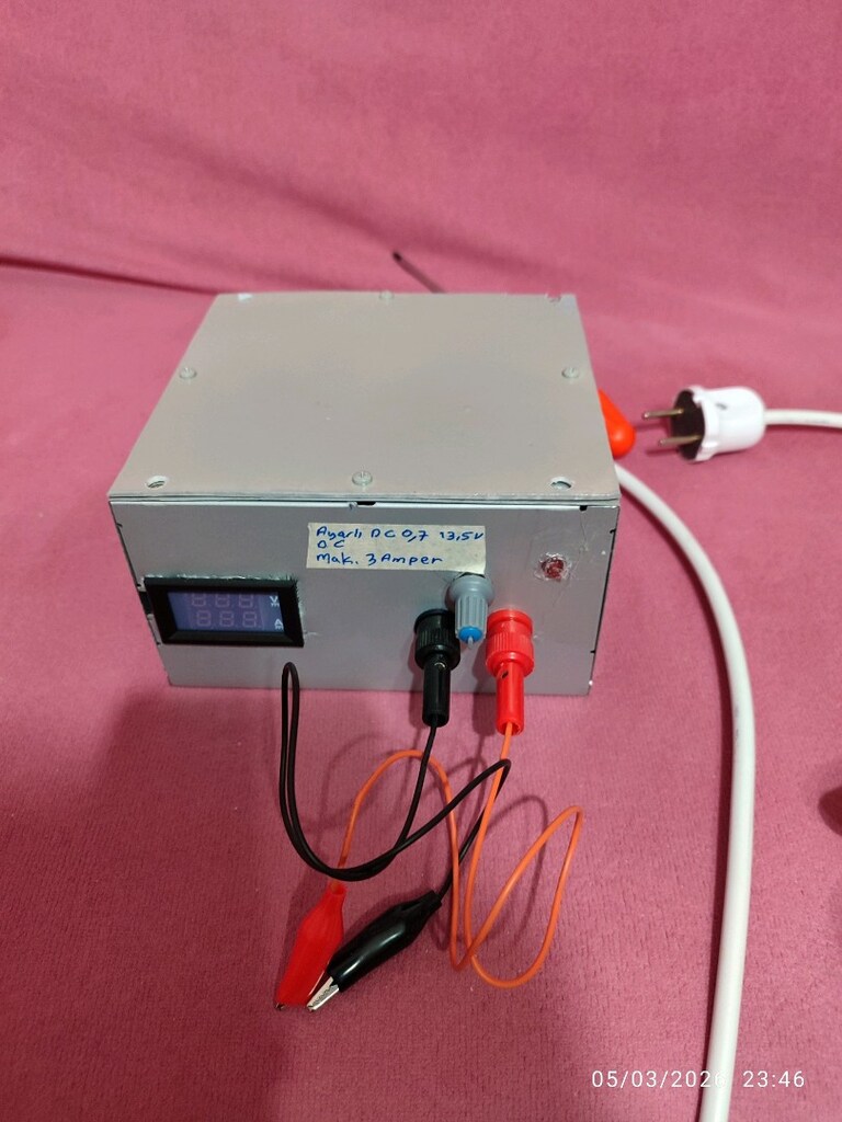 ayarlı0.8 13.5 volt Mak 4 amper göstergeli adaptör 1000tl - 12