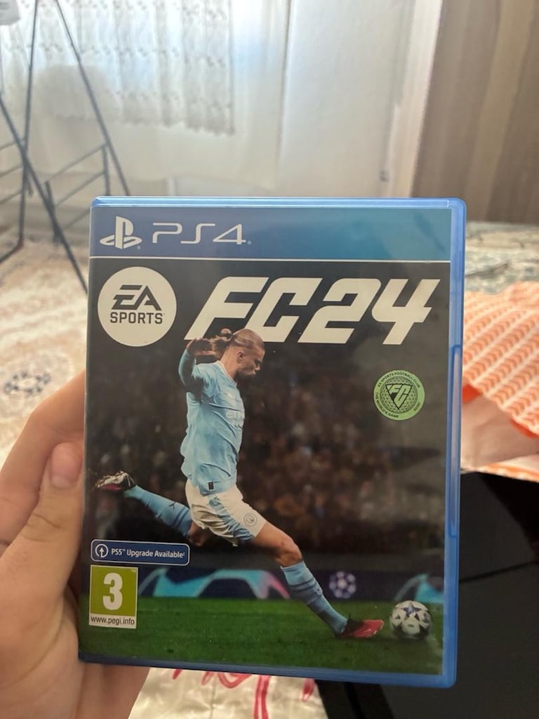 PS4 500GB + 2 Orijinal Kol + FIFA 24 | Temiz & Sorunsuz - 3