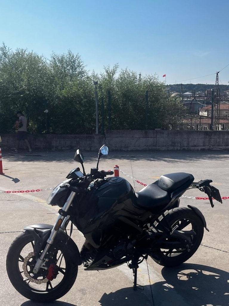 Benelli 125s - 5