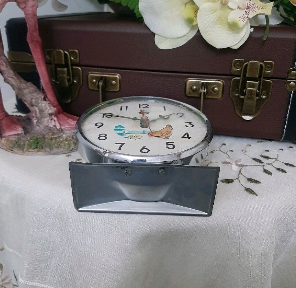 Tavuklu Kurmalı Masa Saati - 6