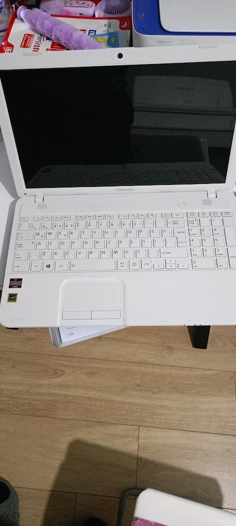 Toshiba Catellite C855D Notebook - 2