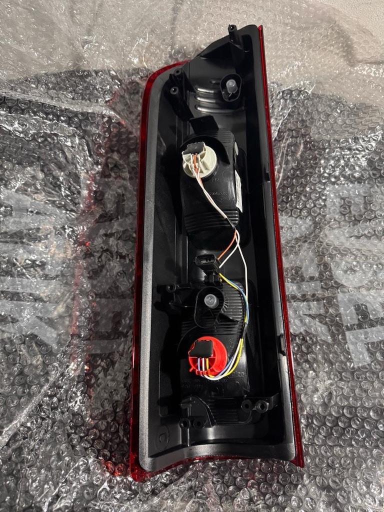 RENAULT TRAFİC 3 SAĞ STOP SIFIR ORJİNAL - 2