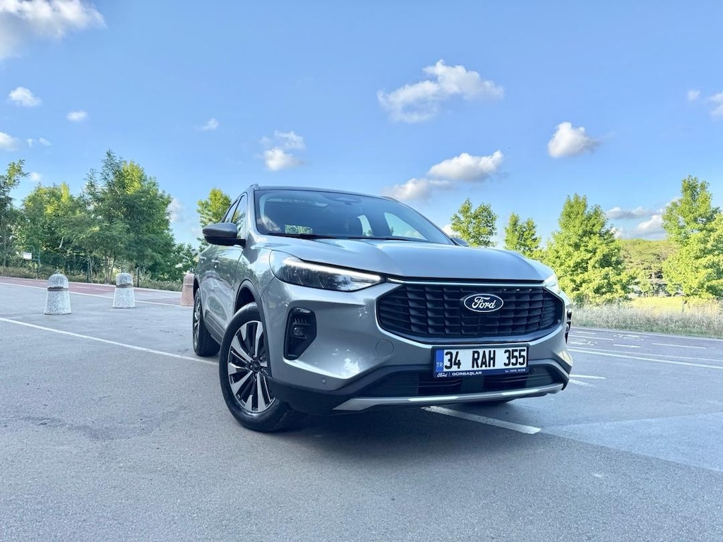 2025 model Ford Kuga 1.5 EcoBoost Titanium - 3