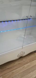 vitrin LED'li ışıklı tertemiz sorunsuz dolap - 4