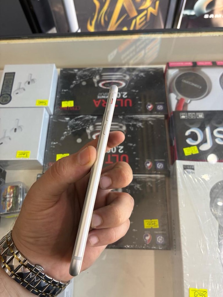 iPhone 8 Plus - 4