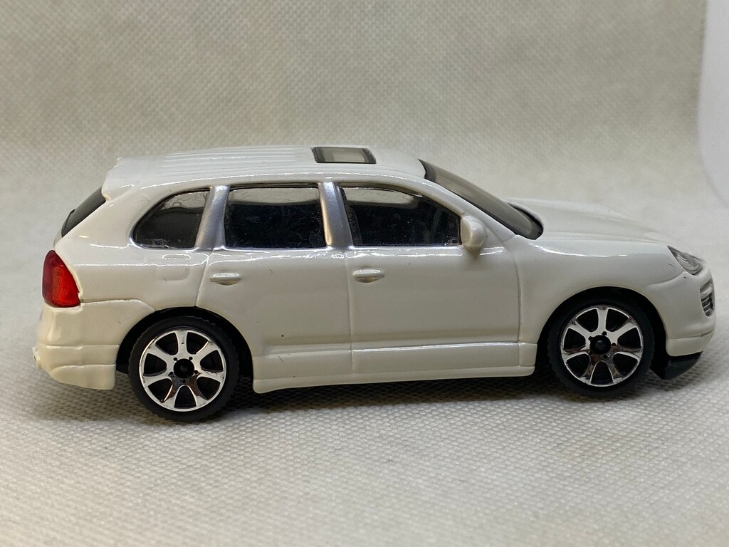 BURAGO 1/43 Posrche Cayenne Turbo Diecast Model - 4
