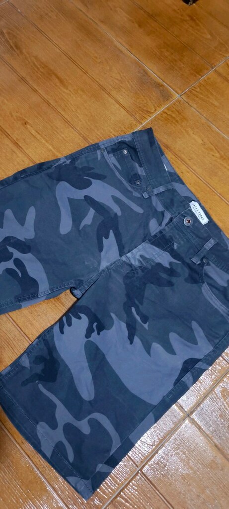 Jack Jones bermuda şort.. Eni yani beli ; Bir üst uçtan diğer üst uca — görsel 2/9