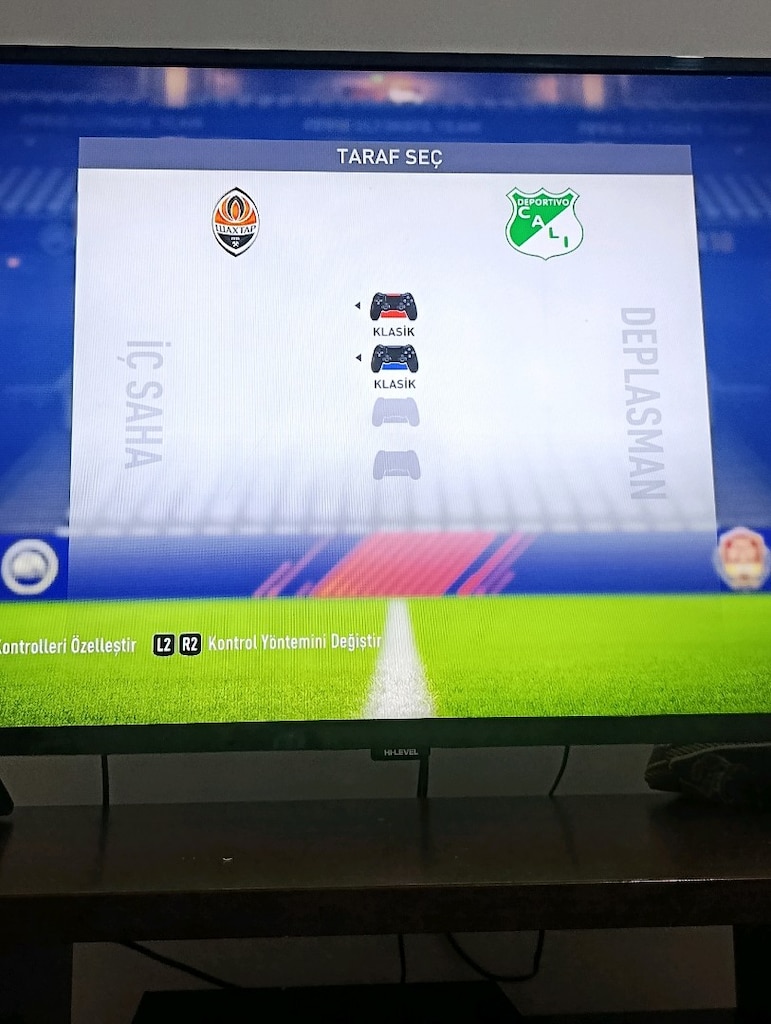 PlayStation 4 içi açılmamis tertemiz 3 kol 4 oyunla beraber Uygun satı - 3