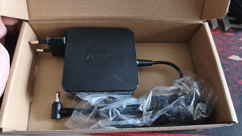 Asus 65W Orijinal Laptop Adaptörü (19V 3.42A 4.0*1.35mm)