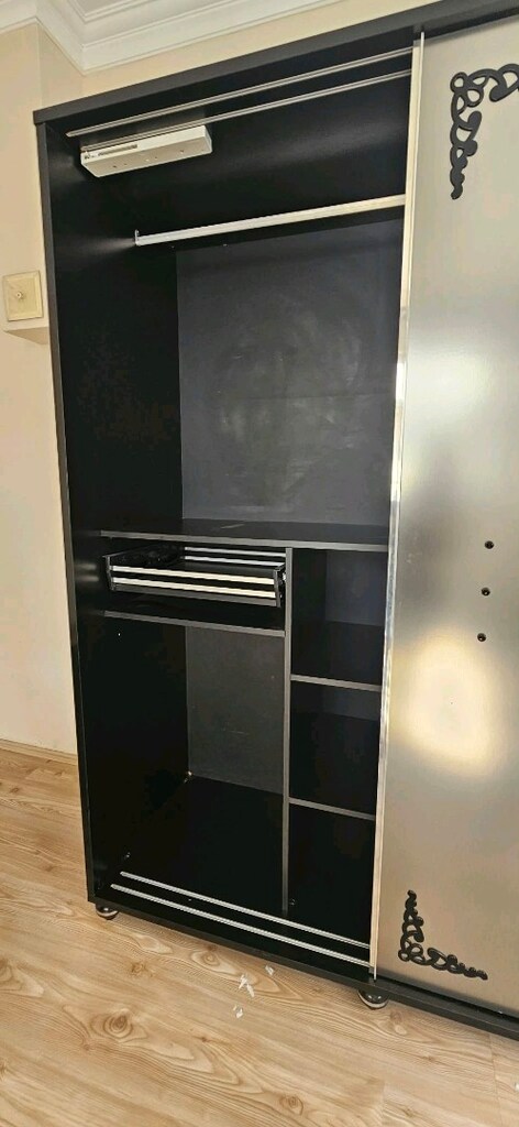 ÜÇ KAPILI SÜRGÜLÜ GARDROP - 10