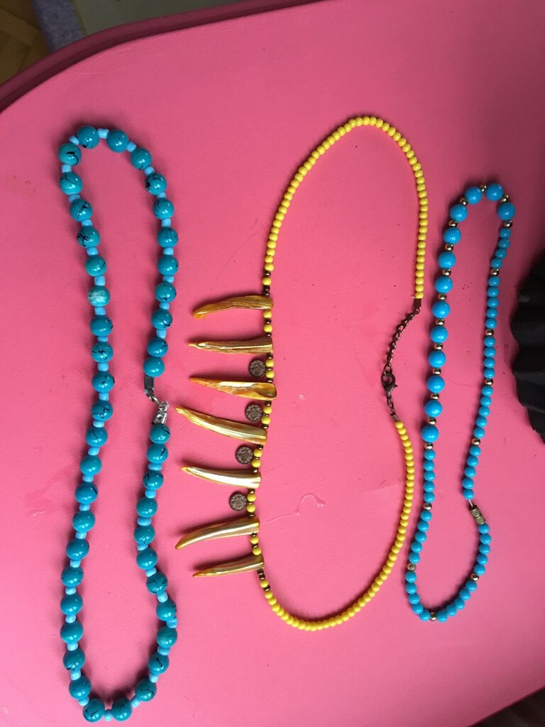 3 adet boncuk kolye