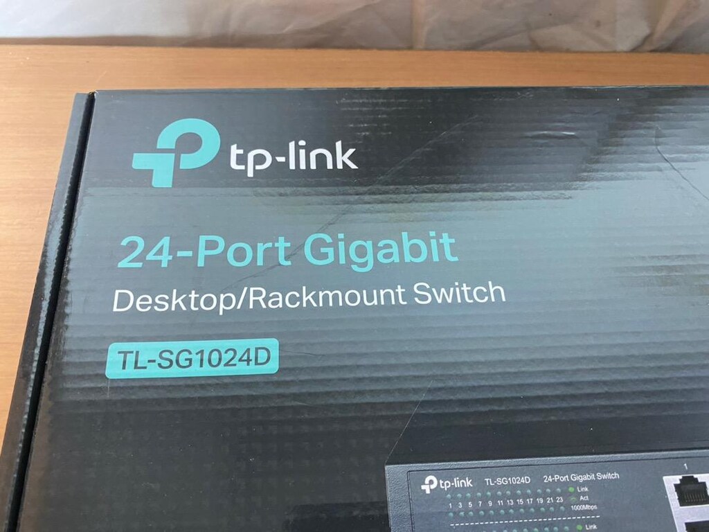 TP-LINK TL-SG1024 24PORT 10/100/1000 Gigabit SWITCH - 8