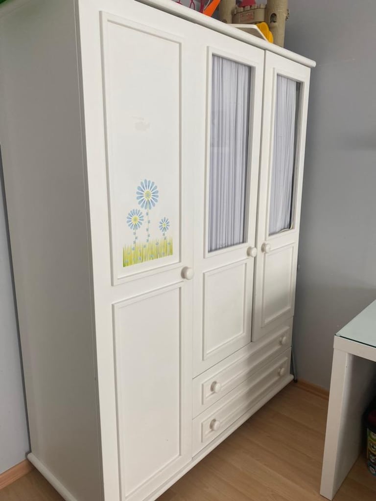 Çocuk odası giysi dolabı komidin ve şifonyer - 3