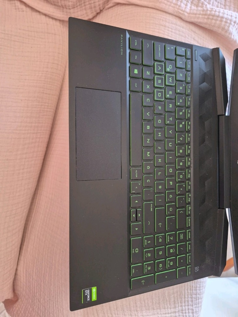 HP PAVİLİON GAMİNG LAPTOP - 2