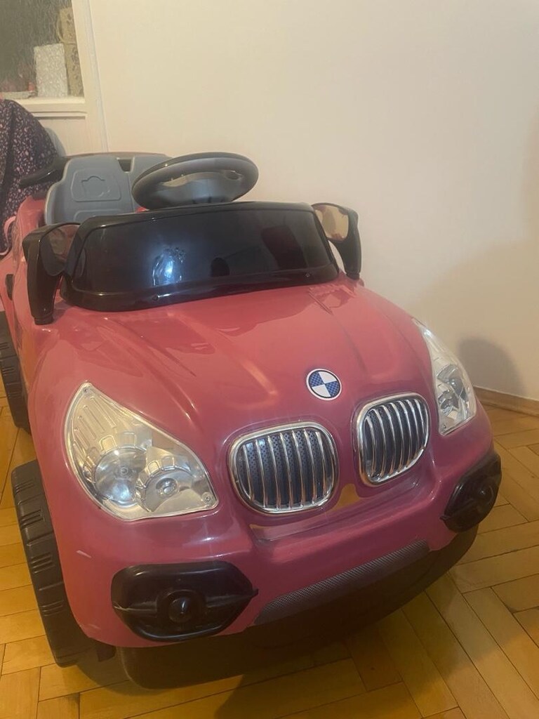 Uzaktan Kumandalı 12 Volt Akülü Araba