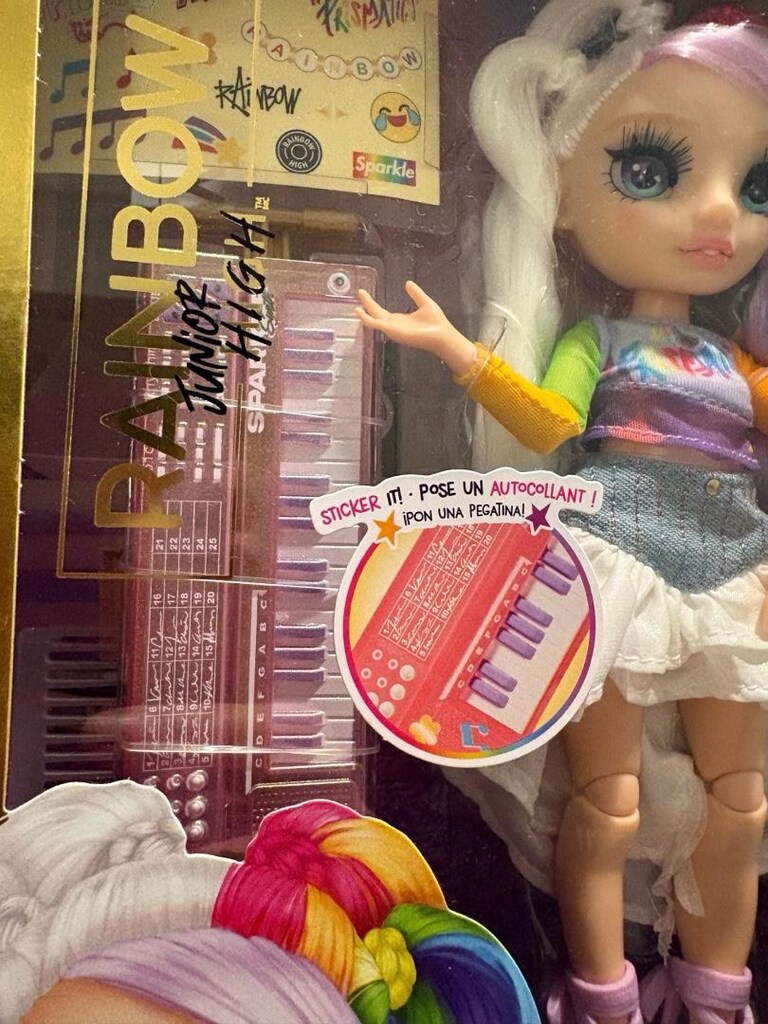 Rainbow High Junior High Rock Band Amaya Raine fashion doll ‘ bebeği. - 5