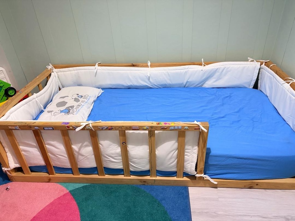 ahşap montessori yatak
