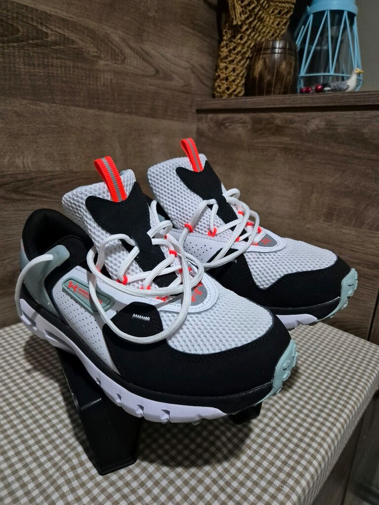 UNDER ARMOUR AYAKKABI