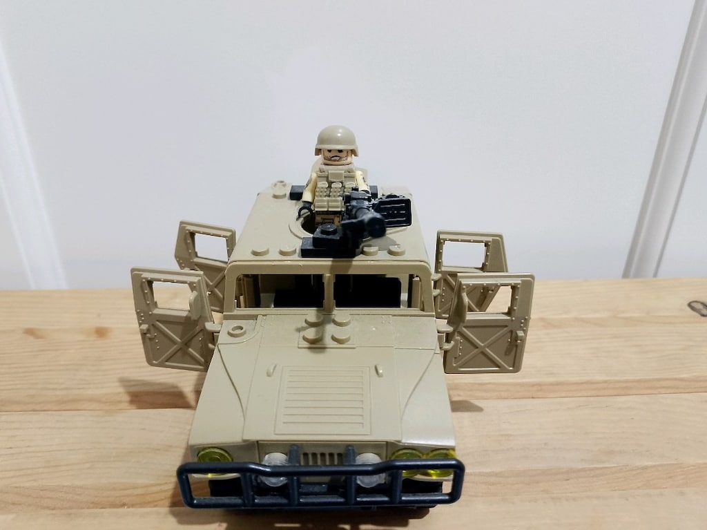 Lego Hummer Askeri Araç ve 5 Adet Asker Figür Minifigürler Seti - 4