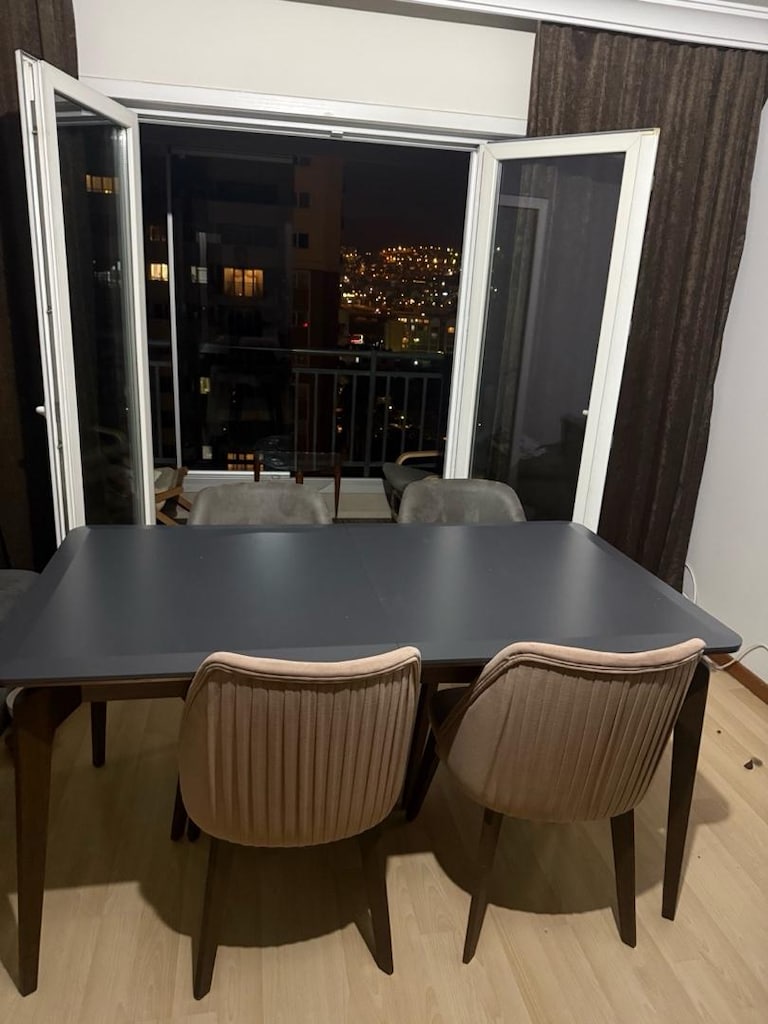 Yeni ayarında Lüx ve Kaliteli Yemek Masa ve Sandalye