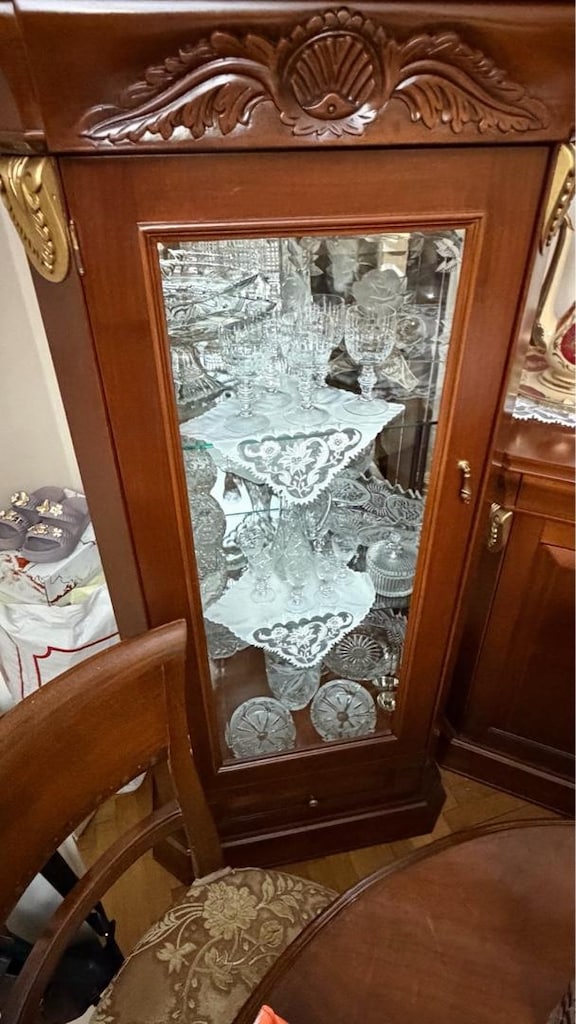 AĞAÇ YEMEK MASASI KONSOL CAMLI DOLAP - 5