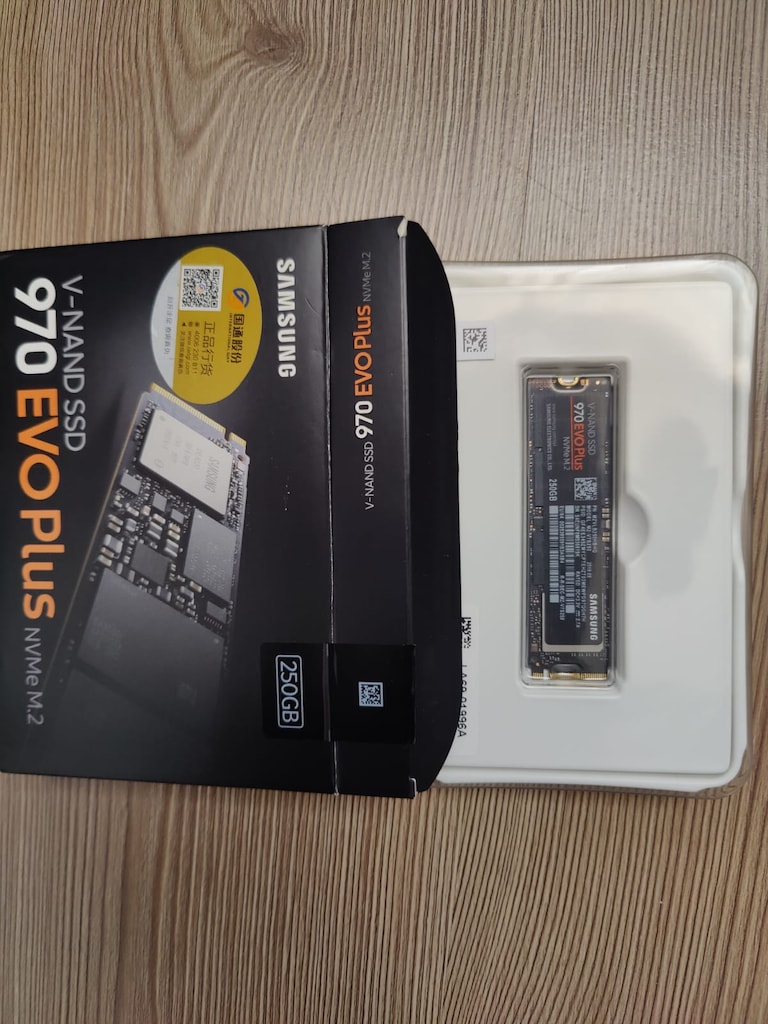SAMSUNG 250 GB 970 EVO PLUS - 4